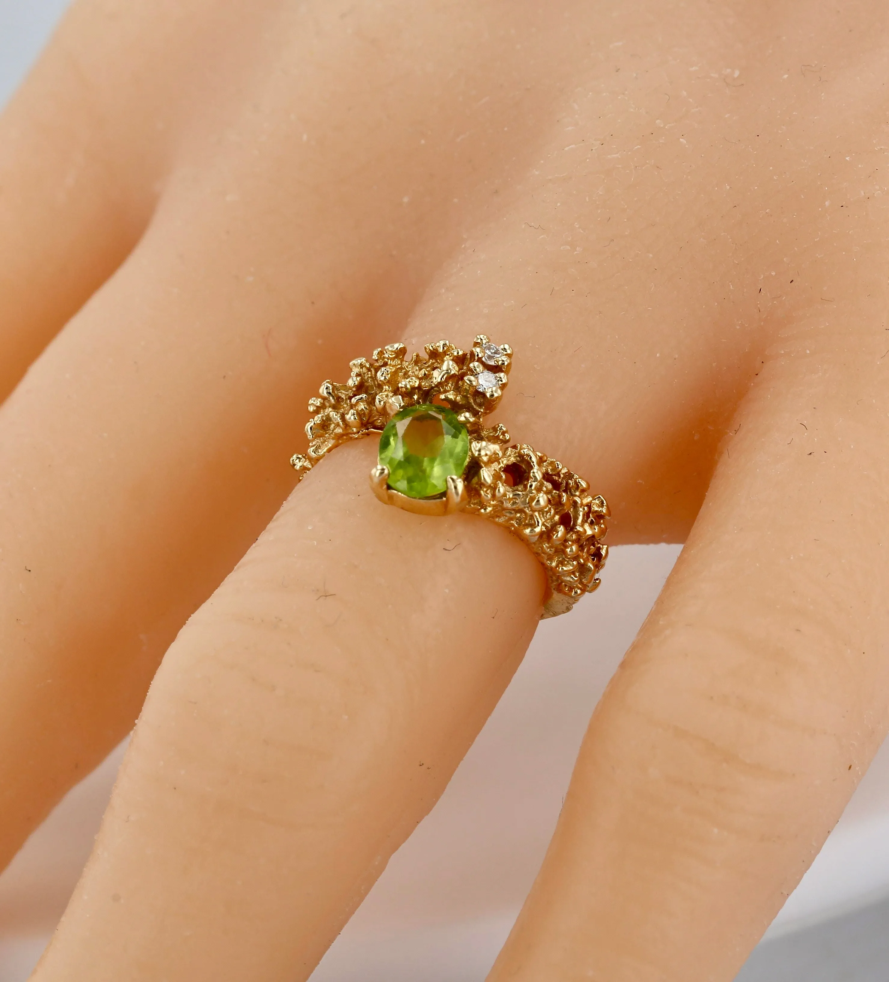 14K Yellow gold solid nugget texture lime tourmaline ring-222918