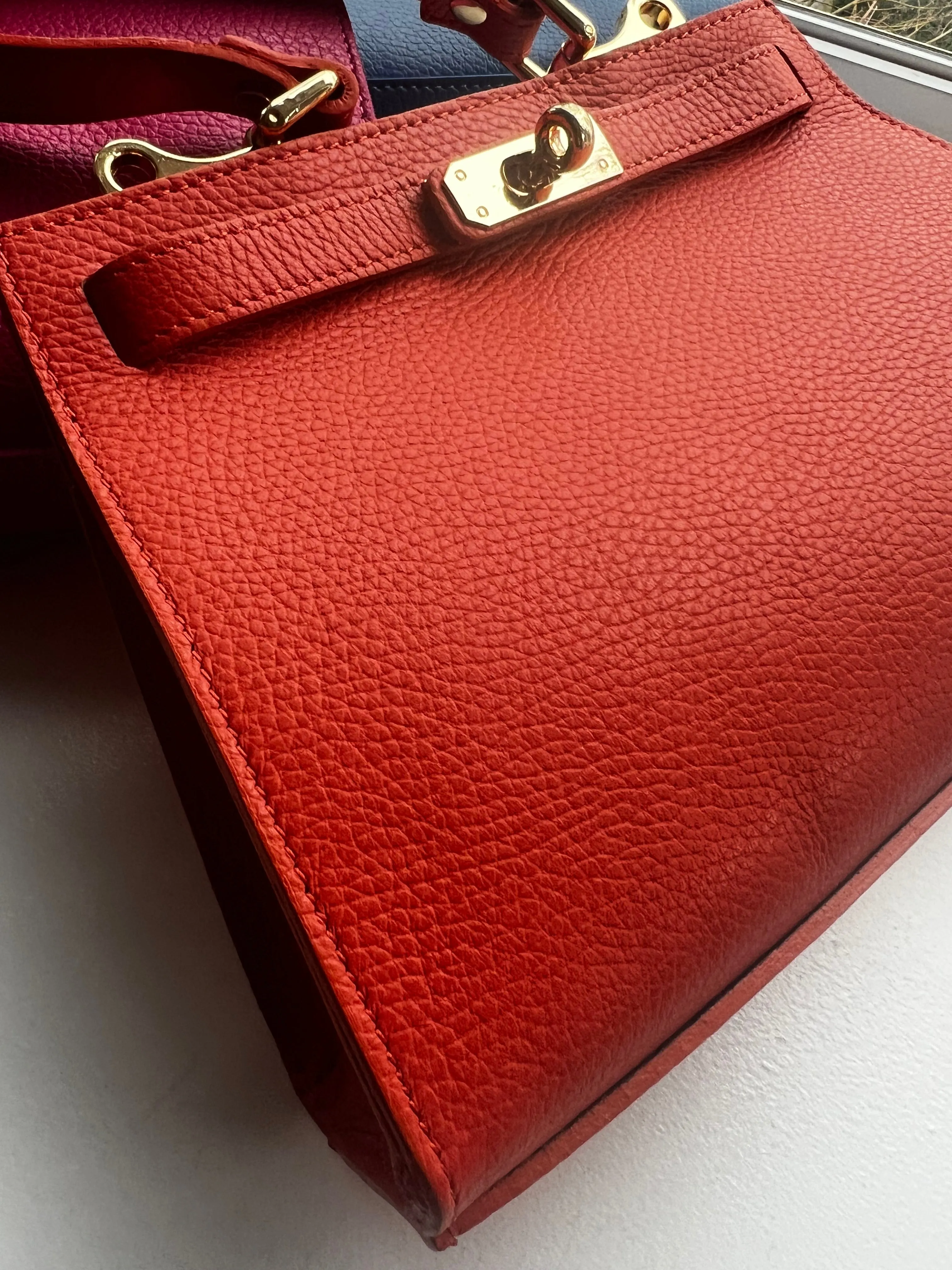 Classic Leather Handbag | Kelly | New