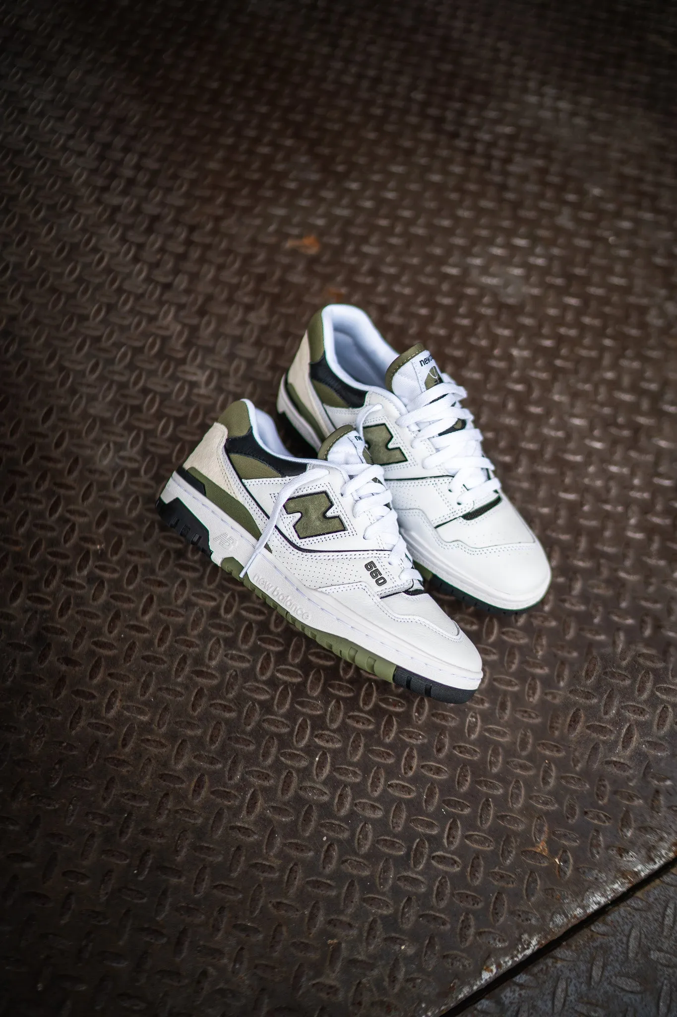 Mens New Balance 550 (White/Olive) - BB550DOB