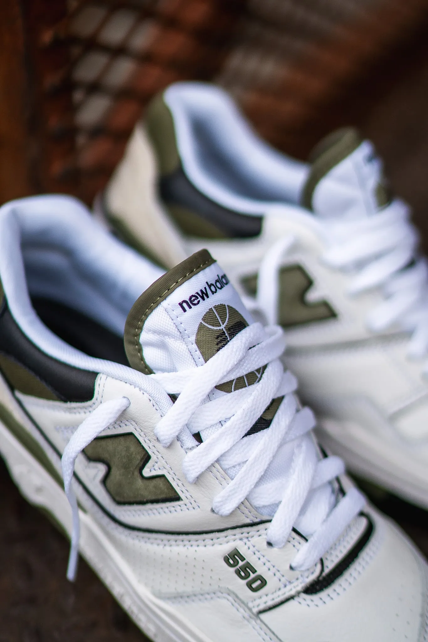 Mens New Balance 550 (White/Olive) - BB550DOB