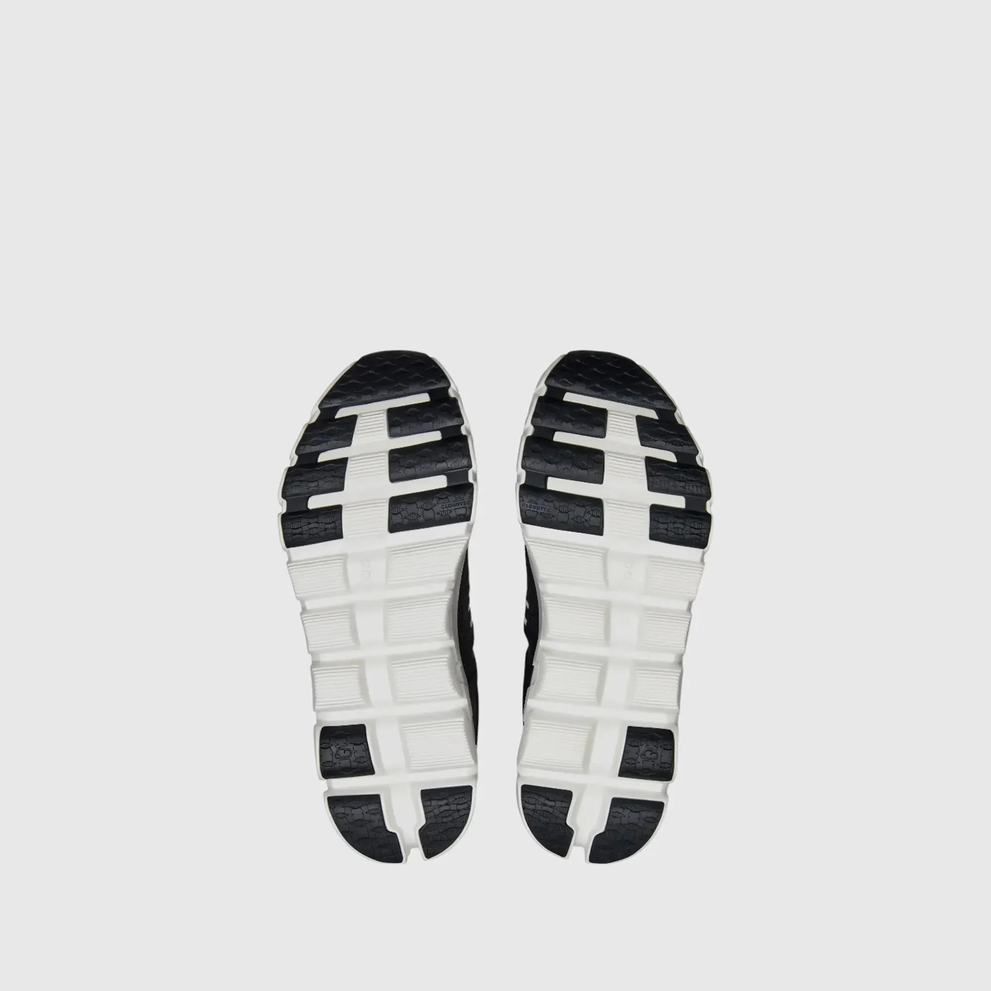 On Women's Cloud Flow 4 Black White