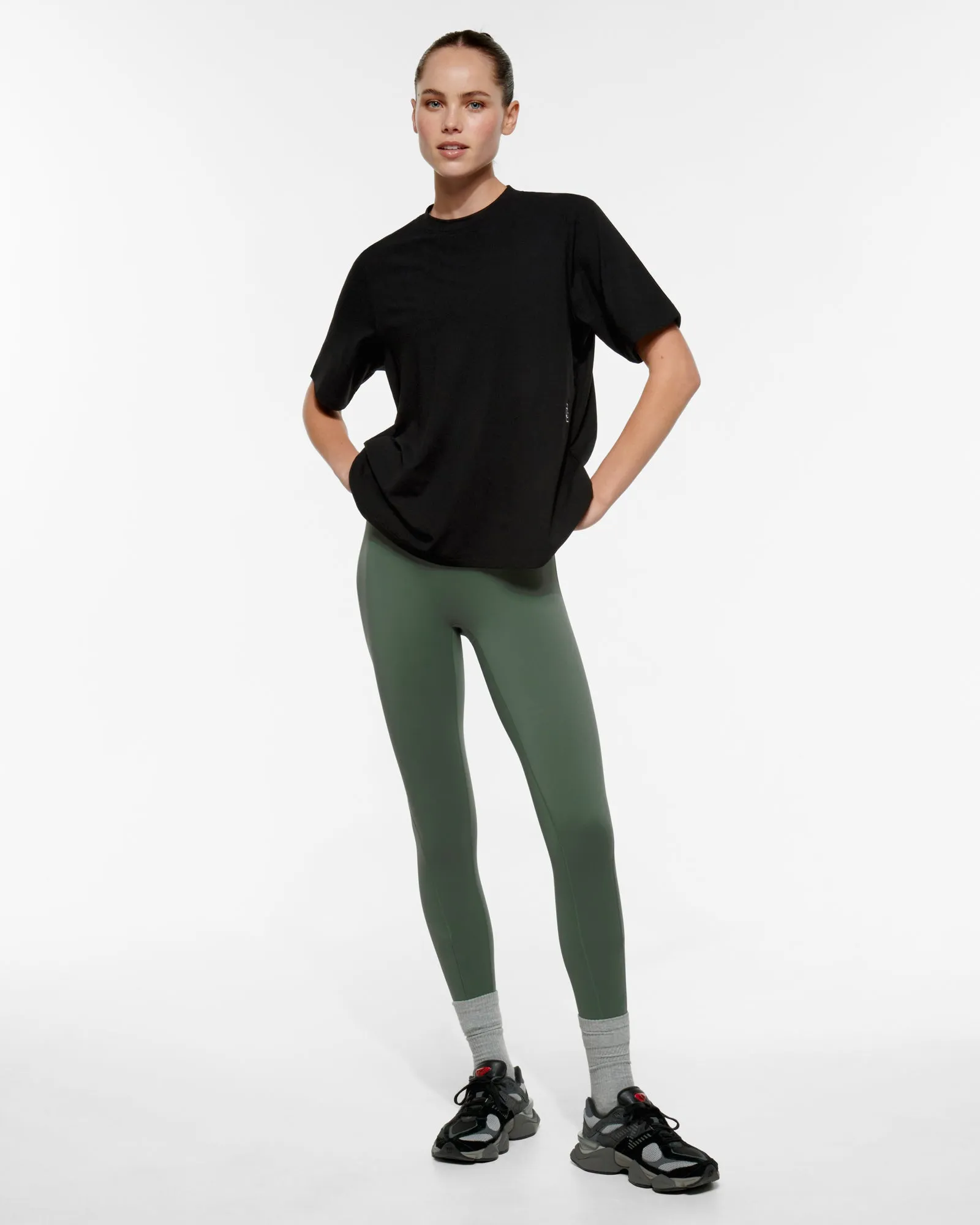 TRAVERSE BOXY MID-LAYER TEE BLACK