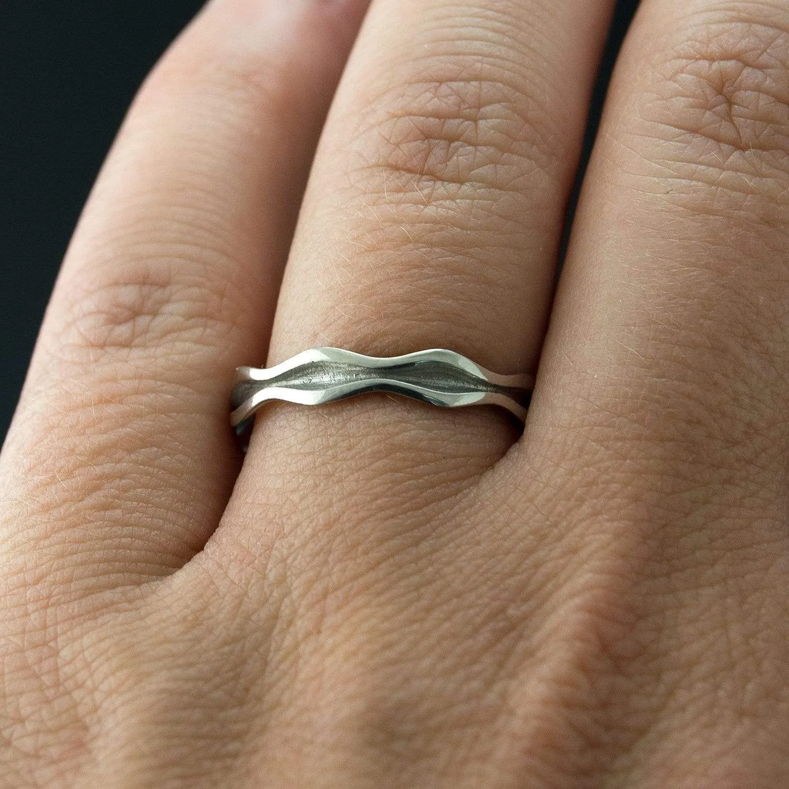 Wave Narrow Wedding Ring Band